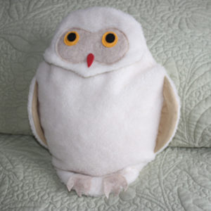 Snowy owl microwave heating pad without nose